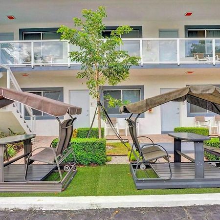 Waves Beach Town Studio Apartment Pompano Beach Exterior photo