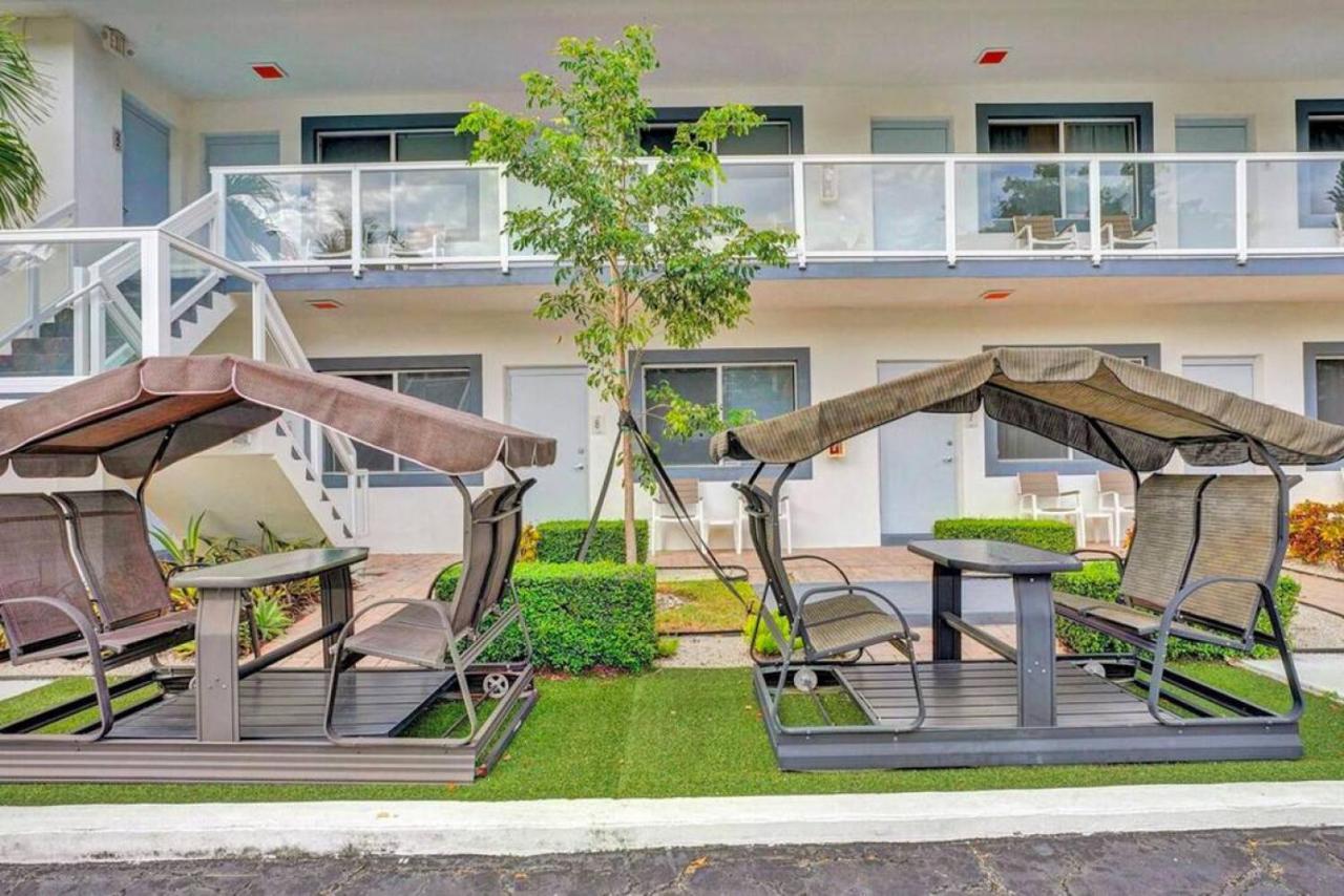 Waves Beach Town Studio Apartment Pompano Beach Exterior photo
