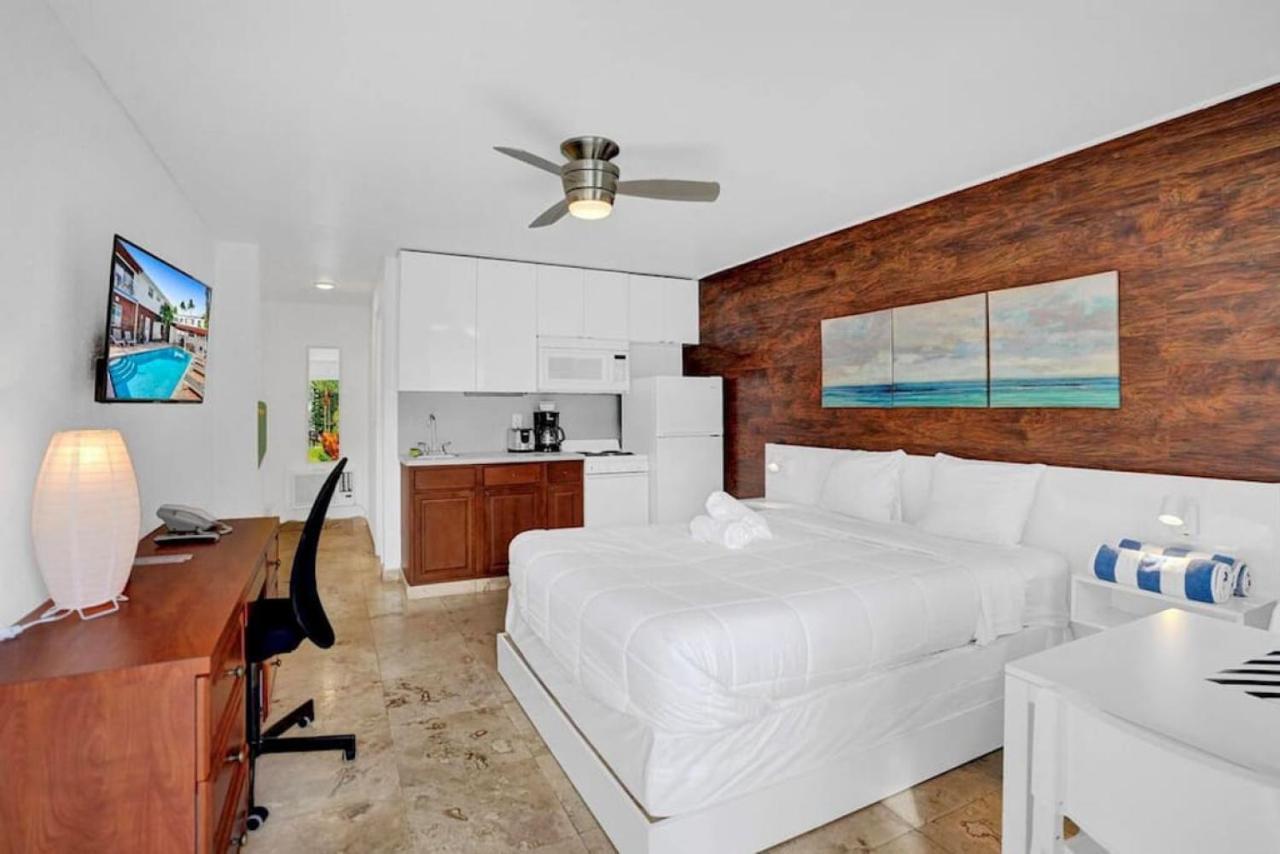 Waves Beach Town Studio Apartment Pompano Beach Exterior photo